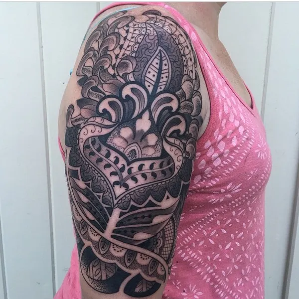 Full Circle Tattoo