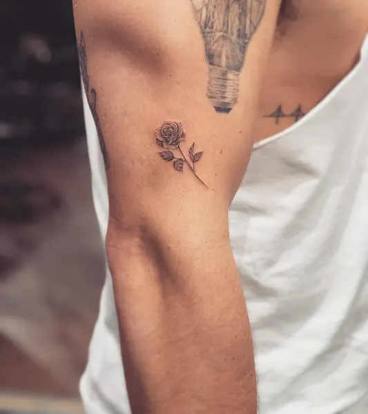 Flower, 단검