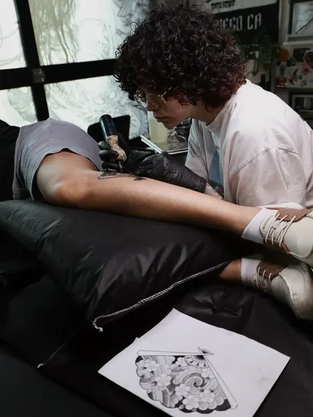 Full Circle Tattoo