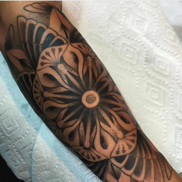 Full Circle Tattoo
