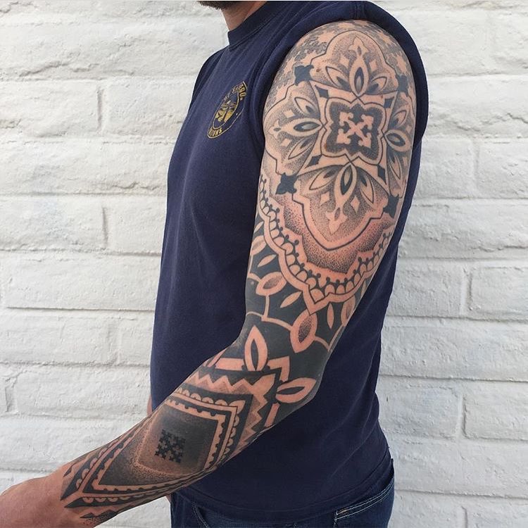 Full Circle Tattoo