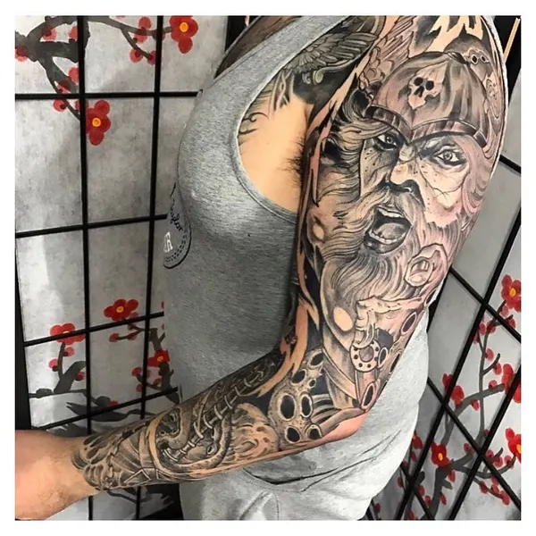 Full Circle Tattoo