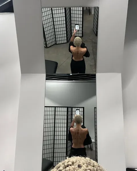 댄서, 해골