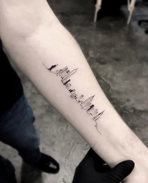 비, 책, Lettering, 강, 탑, 계곡, 다리, 도시, 운명, 음악, 좌표, 지도, 테두리, 피아노, 스카이라인, 스트리트 아트, 여행 타투, 추모 타투, 밴드, 번개, 체스, 추억, 강인함, 그래픽, 노리개, 회복력, 그래피티