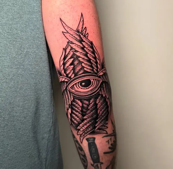 Full Circle Tattoo