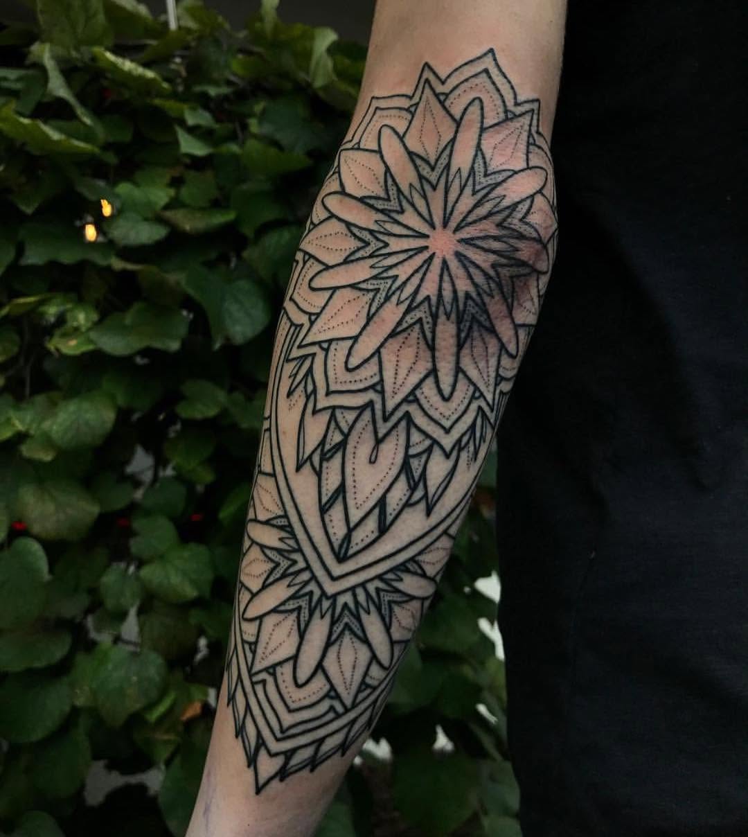 Ink and Dagger Tattoo