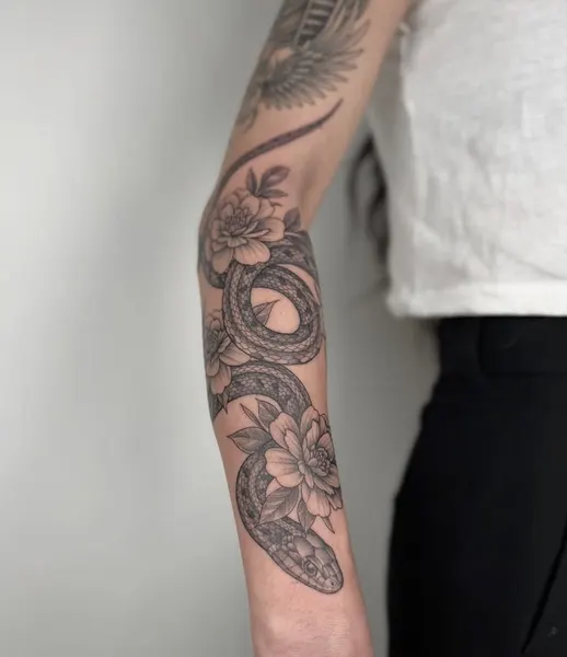 Full Circle Tattoo