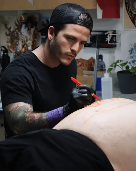 Full Circle Tattoo