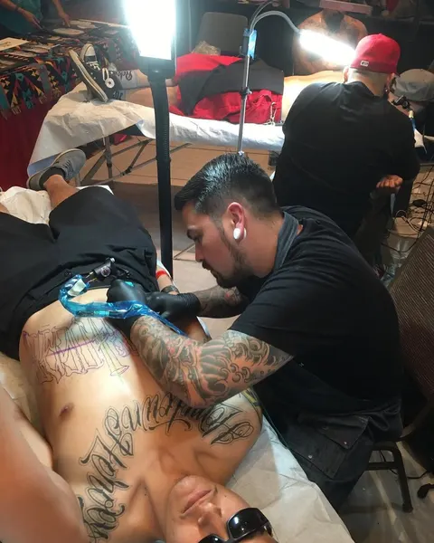 Full Circle Tattoo