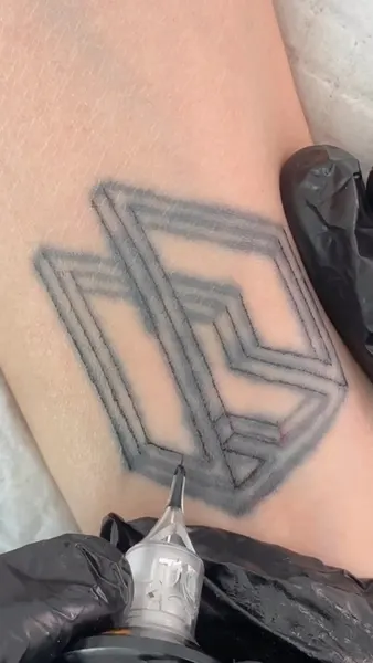 tattooist_arar