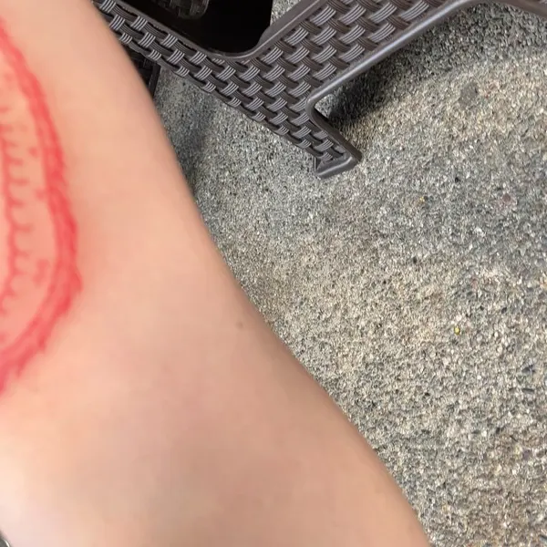Dragon, 연기, 눈물, 입술, 립스틱, 해파리, 조개, 붓터치, 자전거, 해부학, 그래피티, 플래시 타투