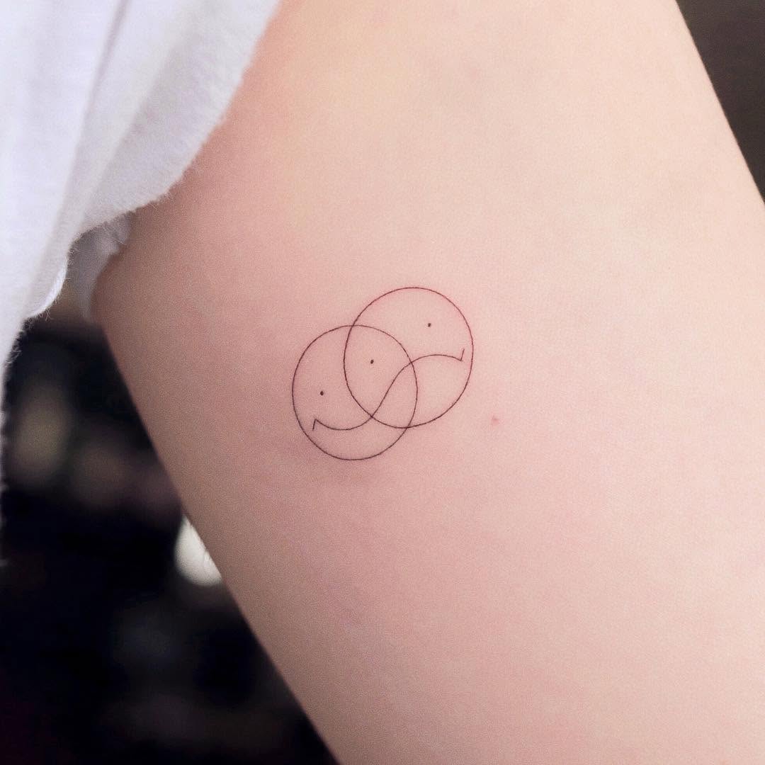 원, 나선, 후광, 이니셜