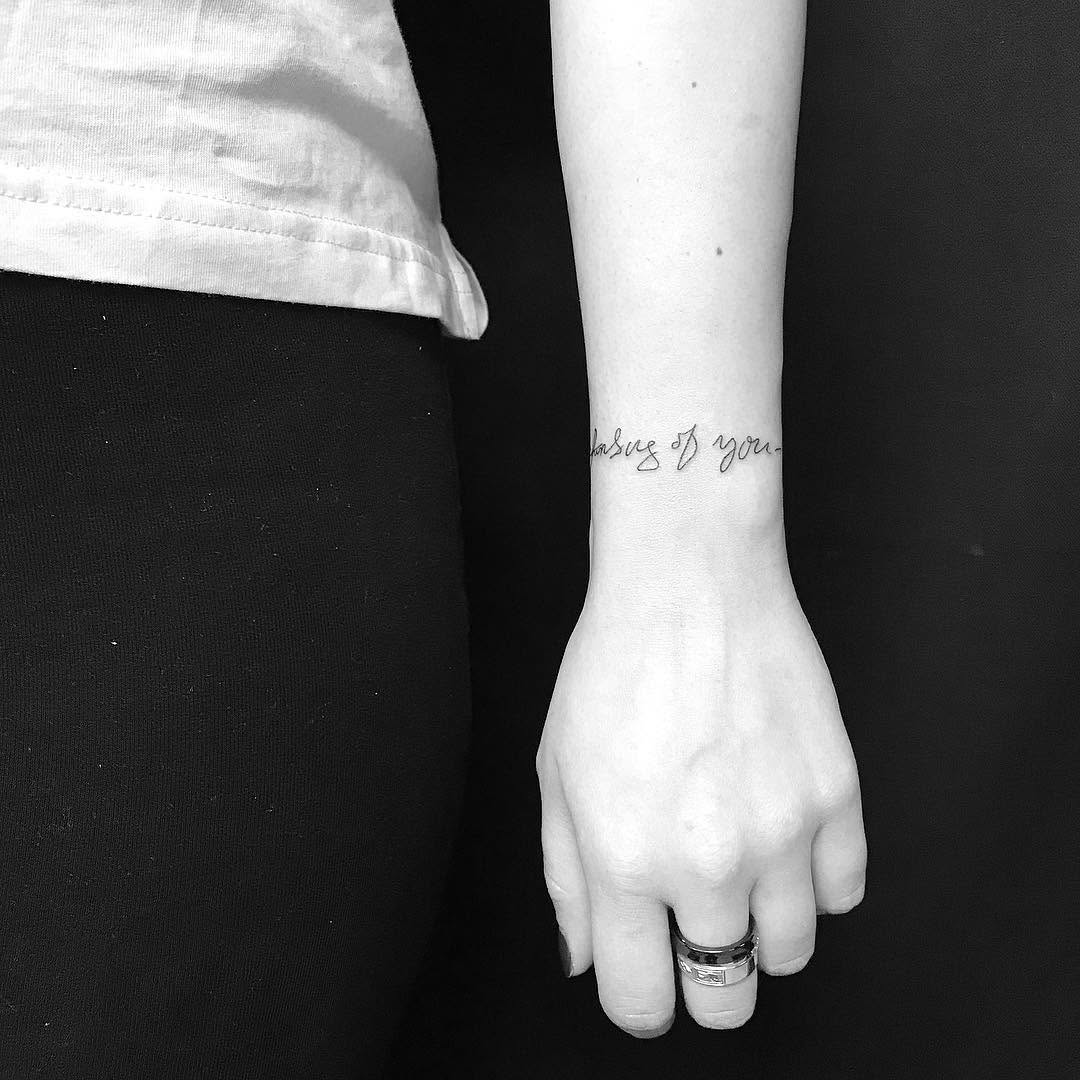 손, Flower, Lettering