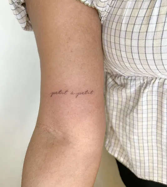 힘, Lettering, 문장, 서예, 시, 날짜, 단어, 용기, 정의, 지혜, 희망, 노리개, 삼족오, 손글씨, 스크립트, 타자기 폰트, 올드 잉글리시, 뇌신, 단청, 서명, 여권, 한글, 게이샤, 물망초, 삭얀트, 회복력, 카네이션, 한글 레터링