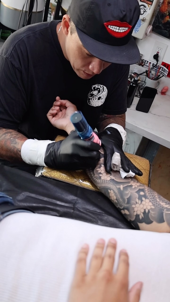 Full Circle Tattoo