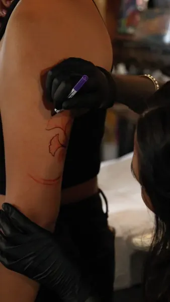 Full Circle Tattoo