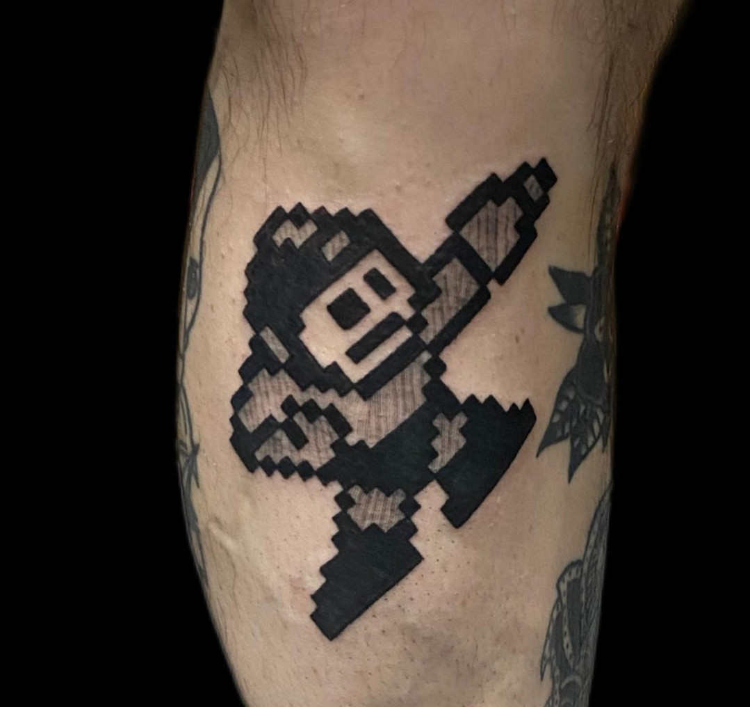 Ink and Dagger Tattoo