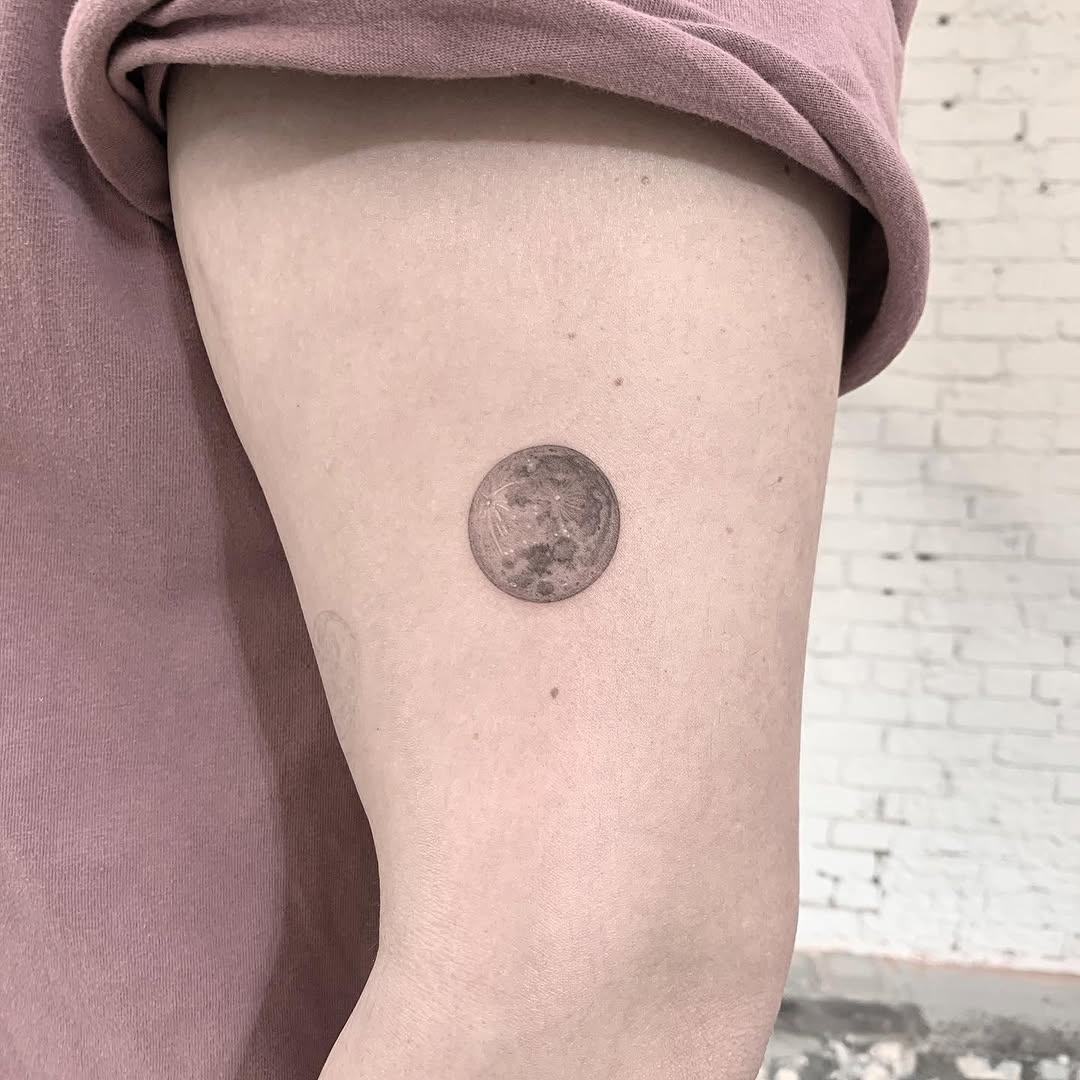 달, 일식, 달항아리, 음양, 초승달