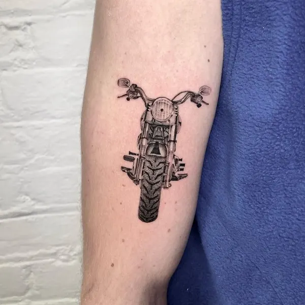 Full Circle Tattoo