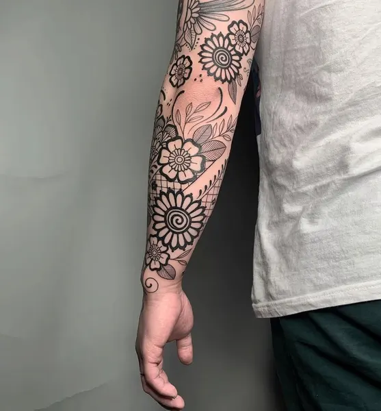 Full Circle Tattoo