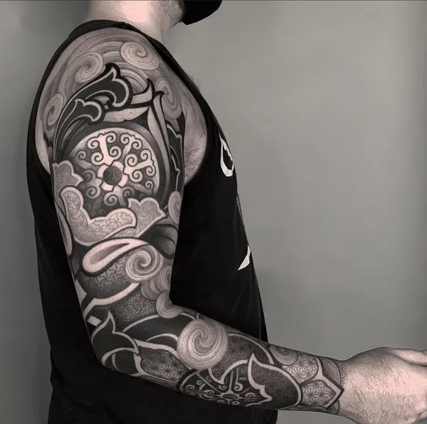 Full Circle Tattoo