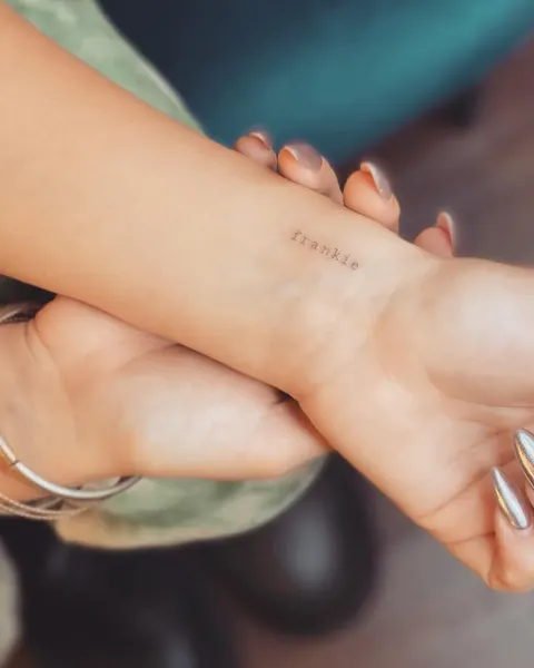 믿음, Lettering, 날짜, 우정, 동백꽃, 양면성, 우정 타투, 팔찌, 향수, 희망, 암밴드, 커플/우정 타투