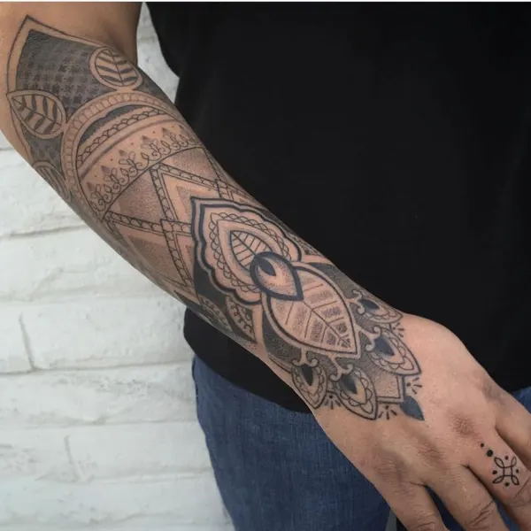 Full Circle Tattoo