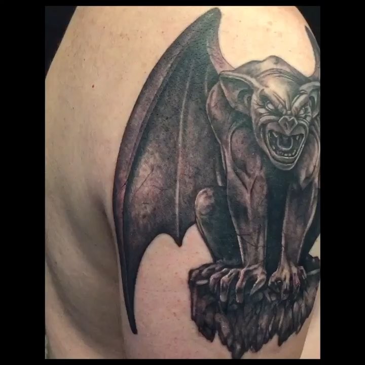 Dragon, 박쥐