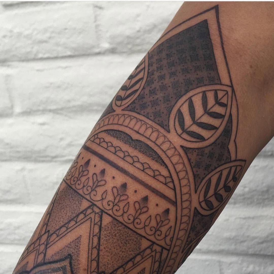 Full Circle Tattoo