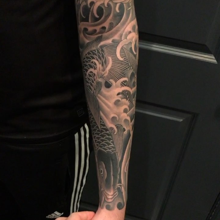 Dragon, 연기 배경