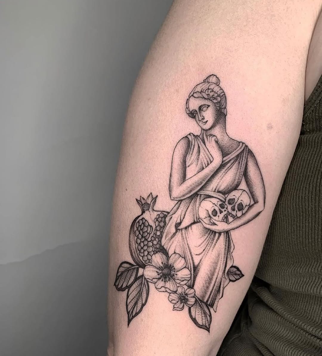 Full Circle Tattoo