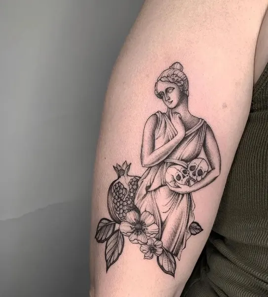 Full Circle Tattoo