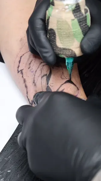 Full Circle Tattoo