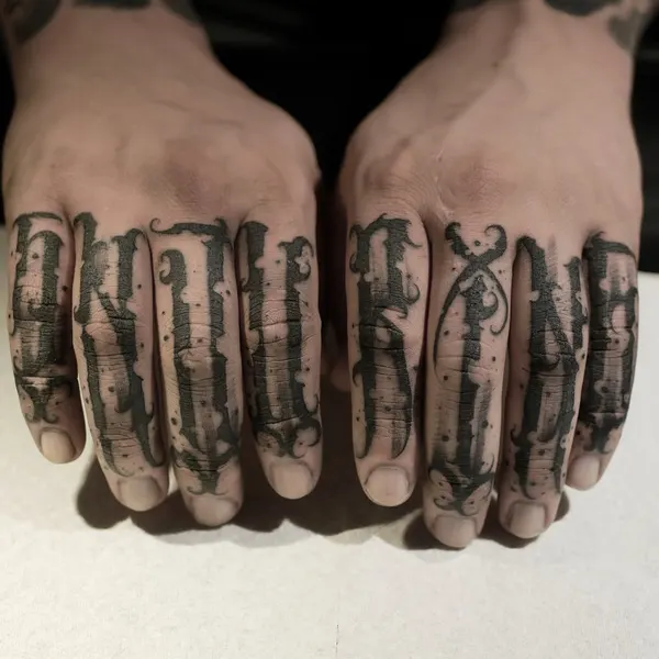 손, Lettering