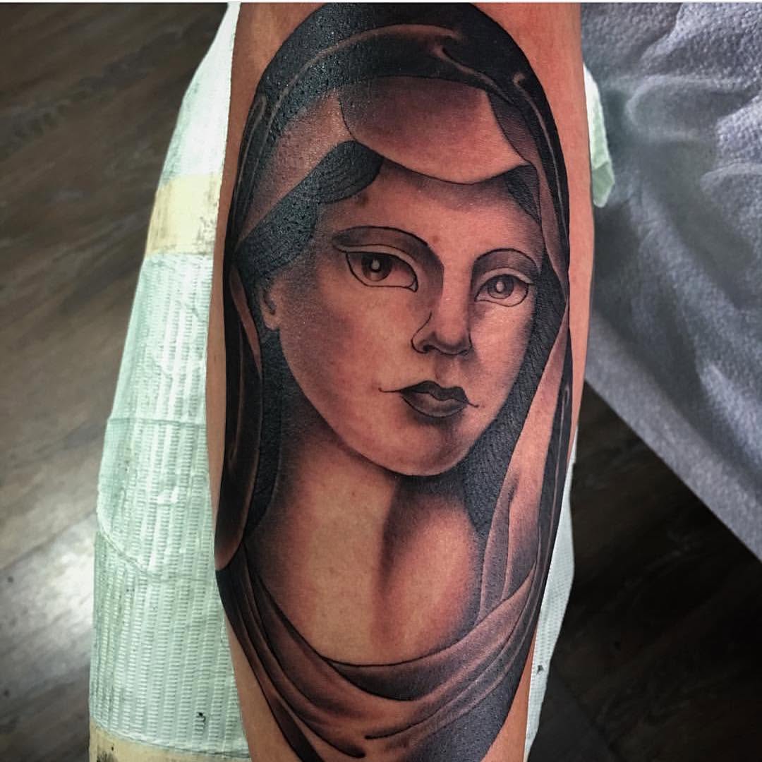 Full Circle Tattoo