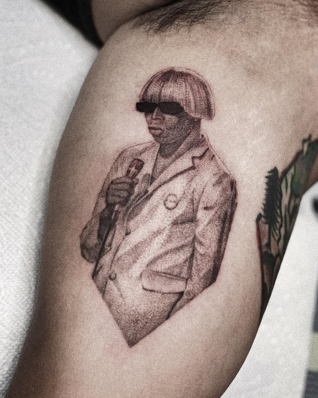 군인