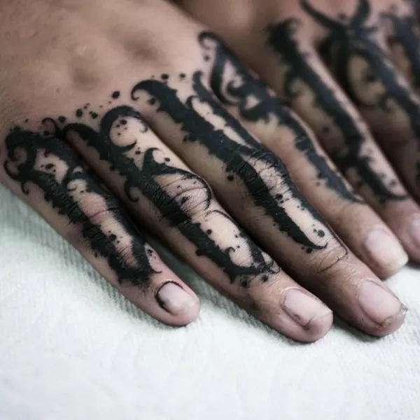 손, Lettering