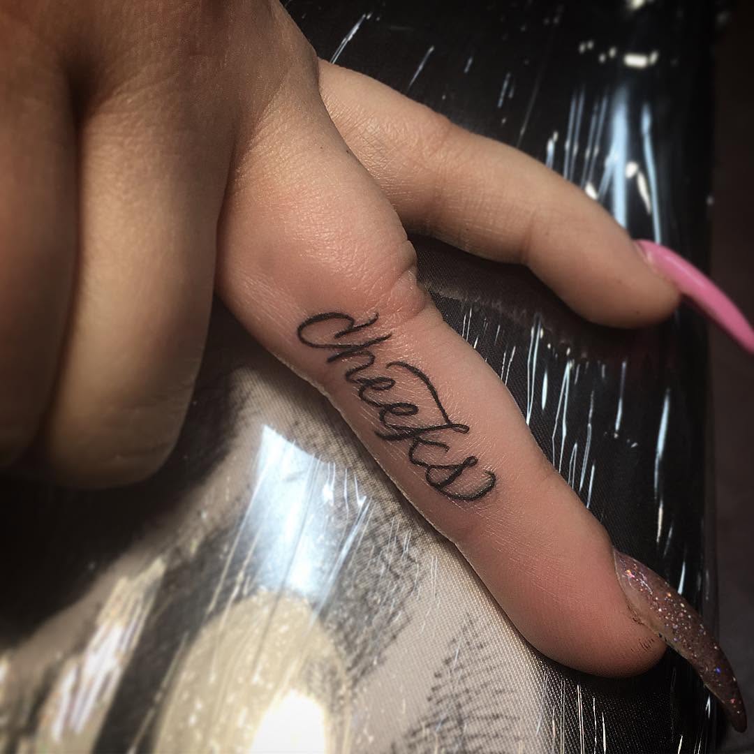 Lettering, 충성