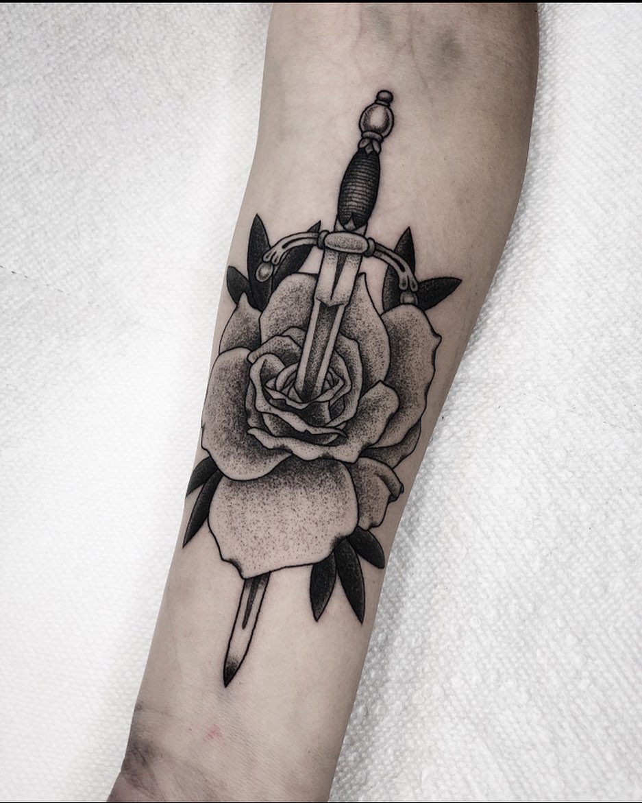 Full Circle Tattoo