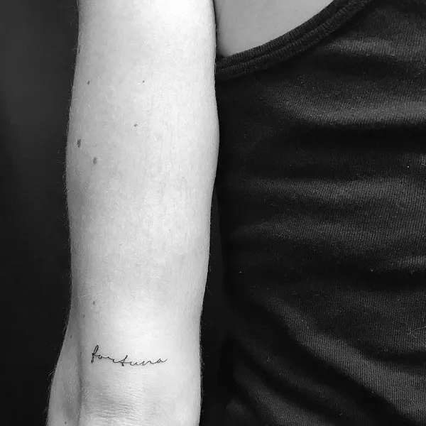 Lettering, 단어, 용기, 강인함, 타자기 폰트, 물망초, 손글씨, 미니멀 레터링