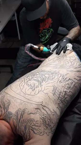 Full Circle Tattoo