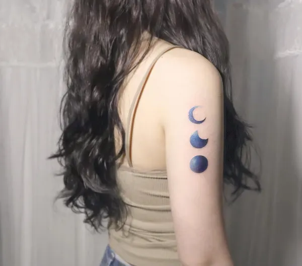 달, 일식, 초승달