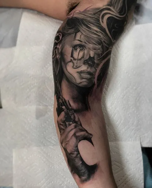 Full Circle Tattoo