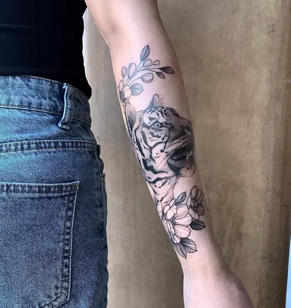 Flower, Lettering