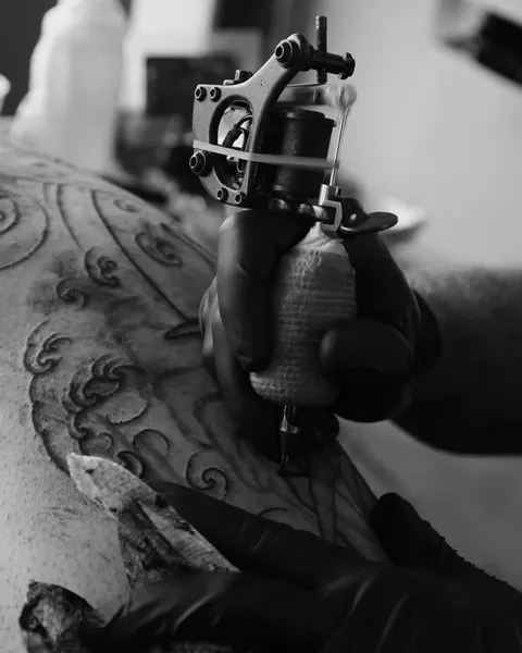 Full Circle Tattoo