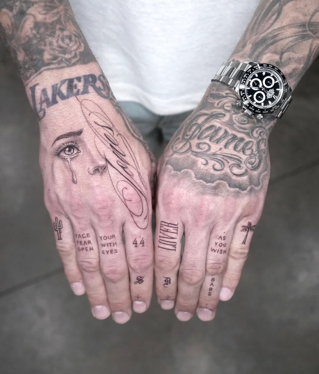 비, Lettering