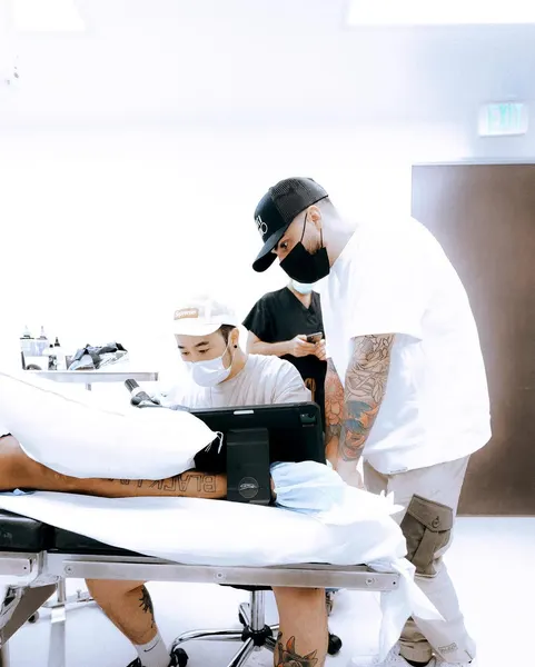 tattooist_bk