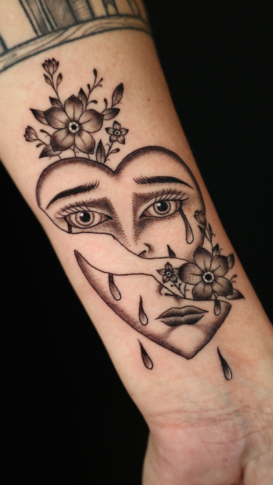 Full Circle Tattoo