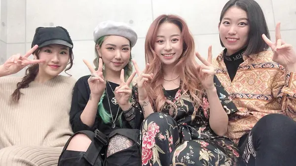 Mini, 달, 토성, 달항아리, 물병자리