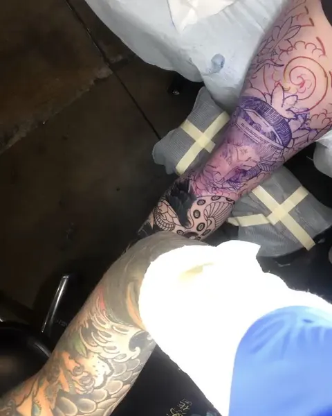 Full Circle Tattoo